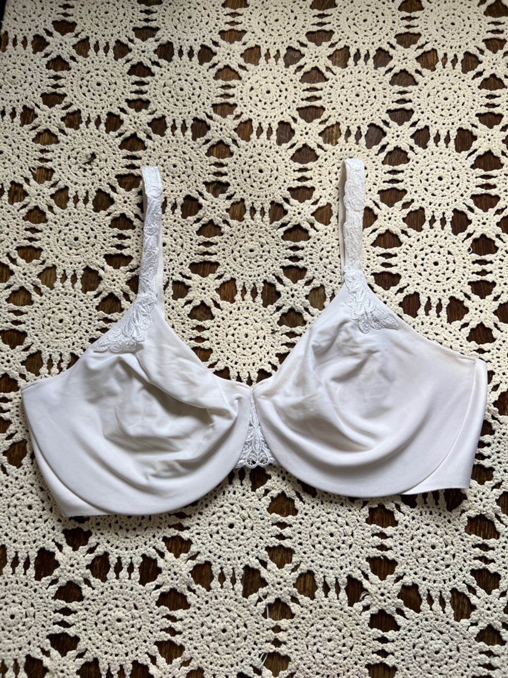 Lilyette white 42D bra style 0921